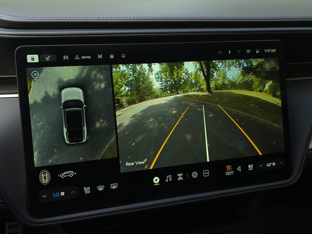 Rivian R1S photo 33