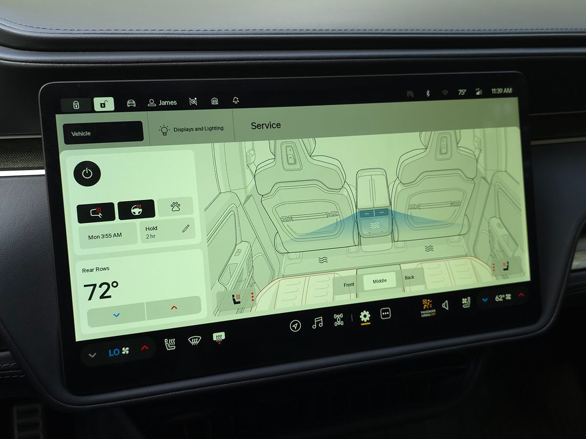 Rivian R1S photo 36