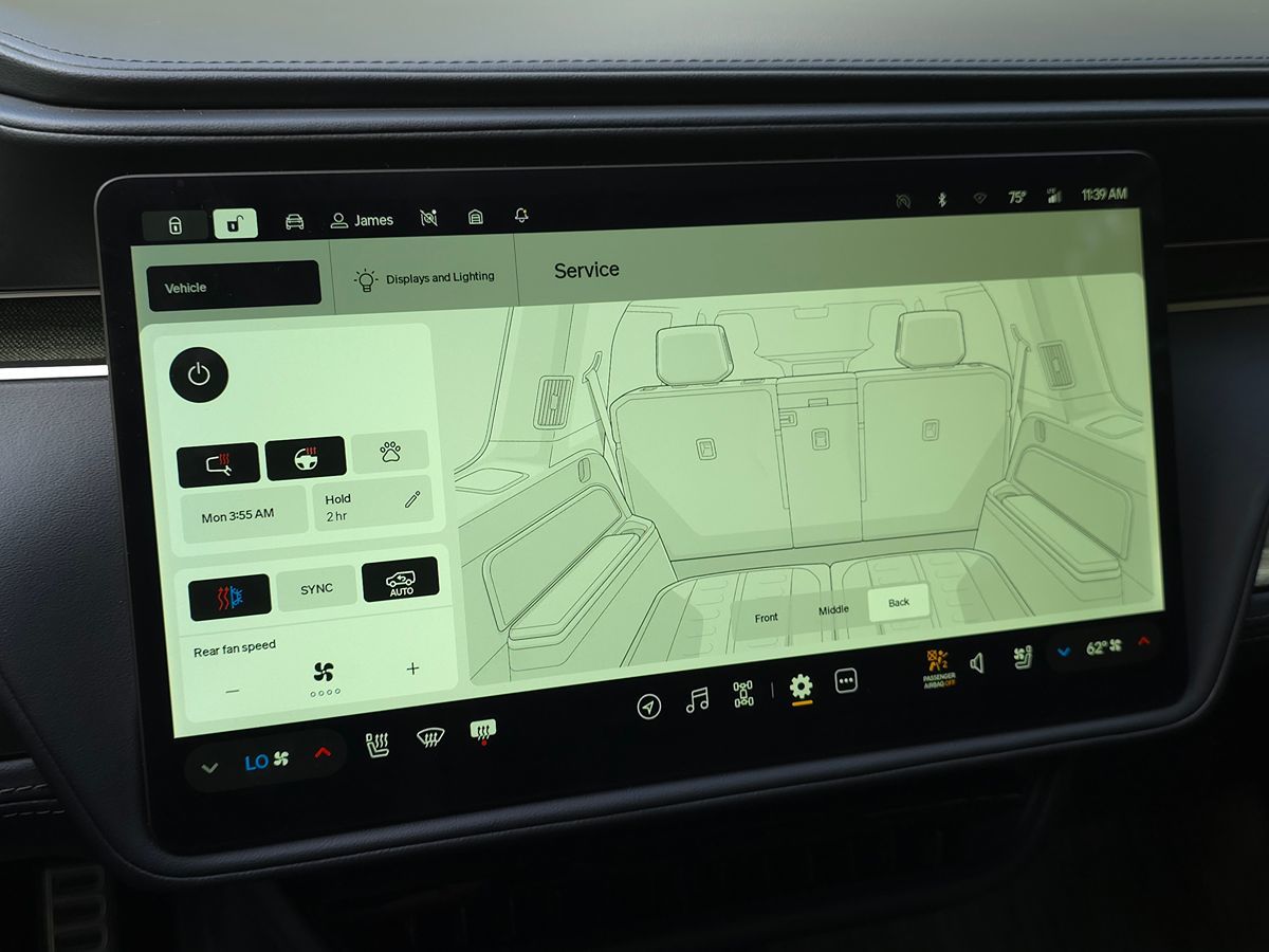 Rivian R1S photo 37