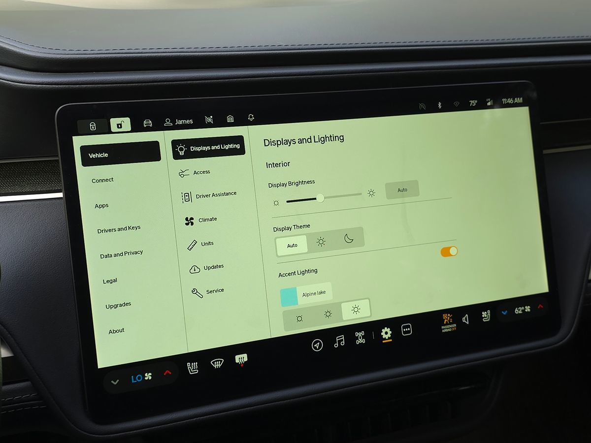 Rivian R1S photo 39