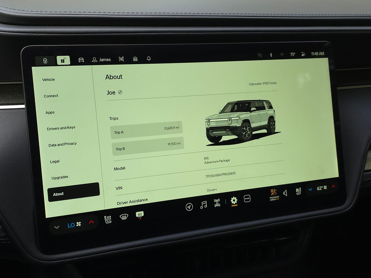 Rivian R1S photo 42