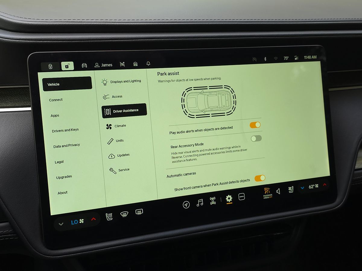 Rivian R1S photo 46