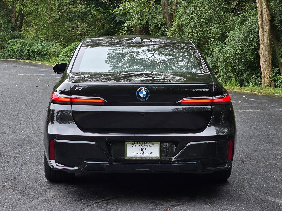 BMW i7 photo 5