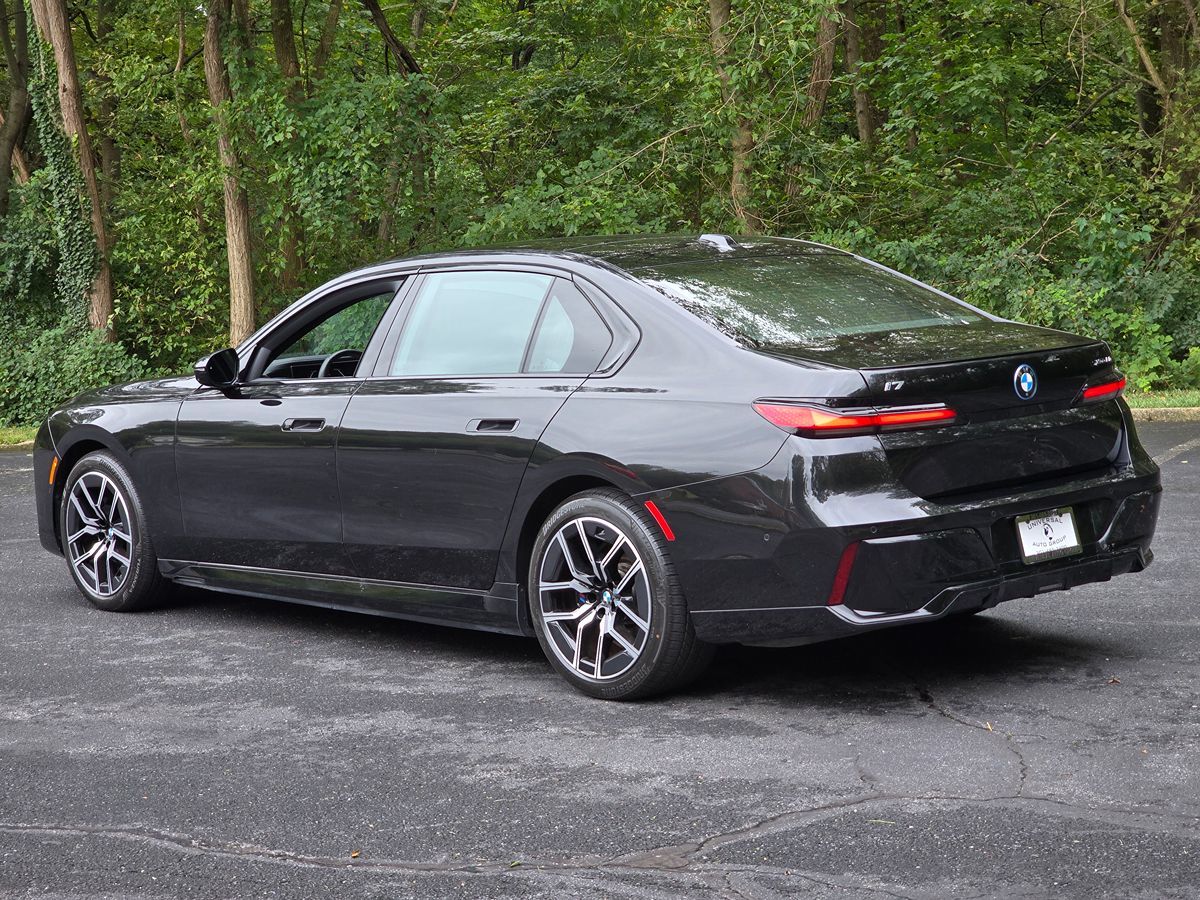 BMW i7 photo 4