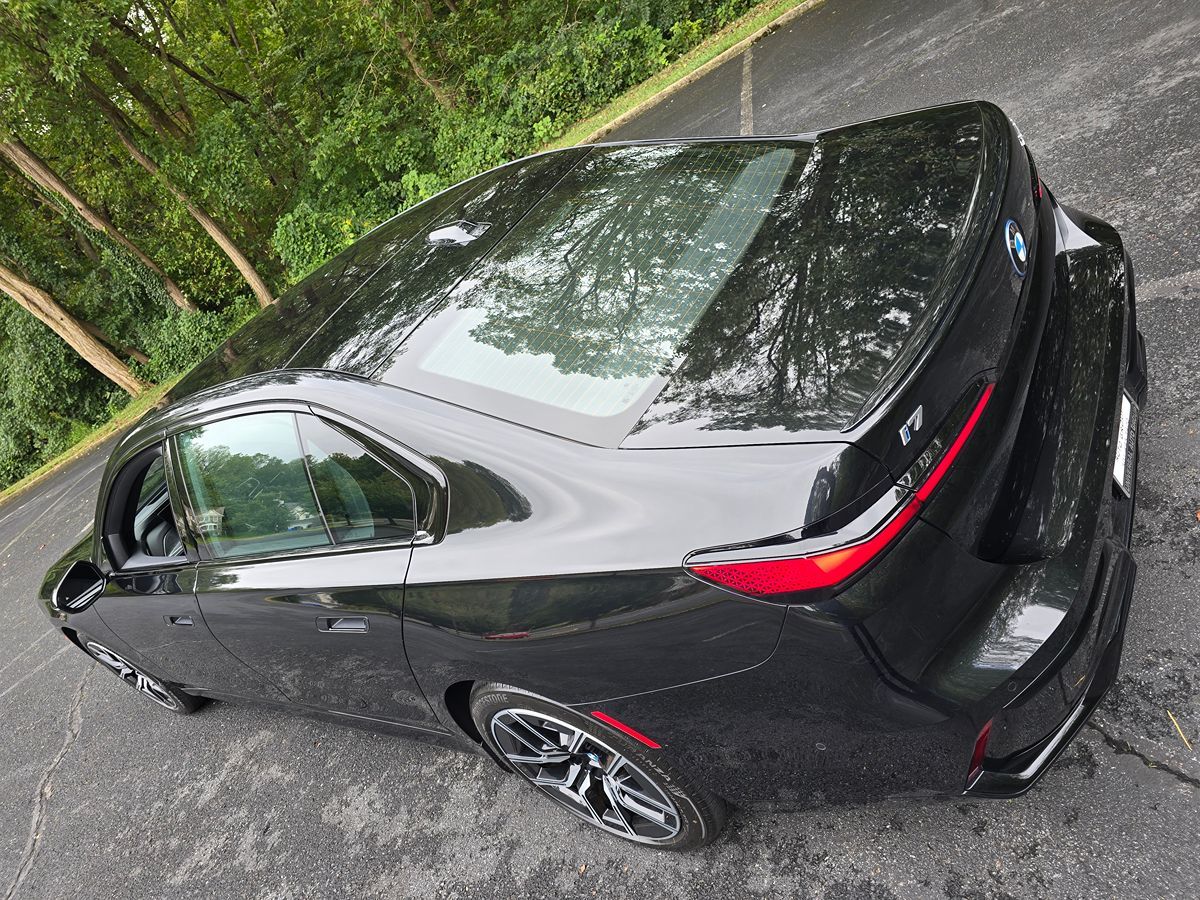 BMW i7 photo 79