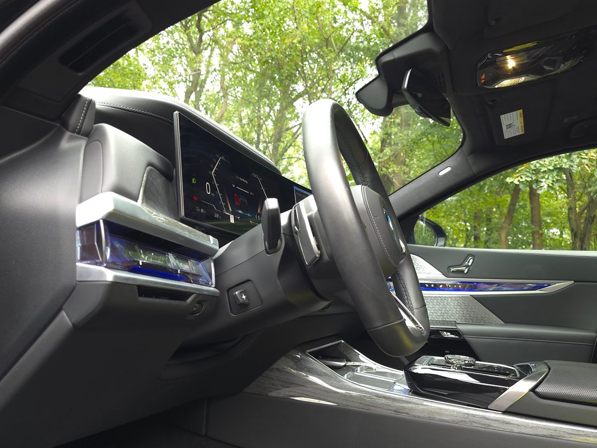 BMW i7 photo 41
