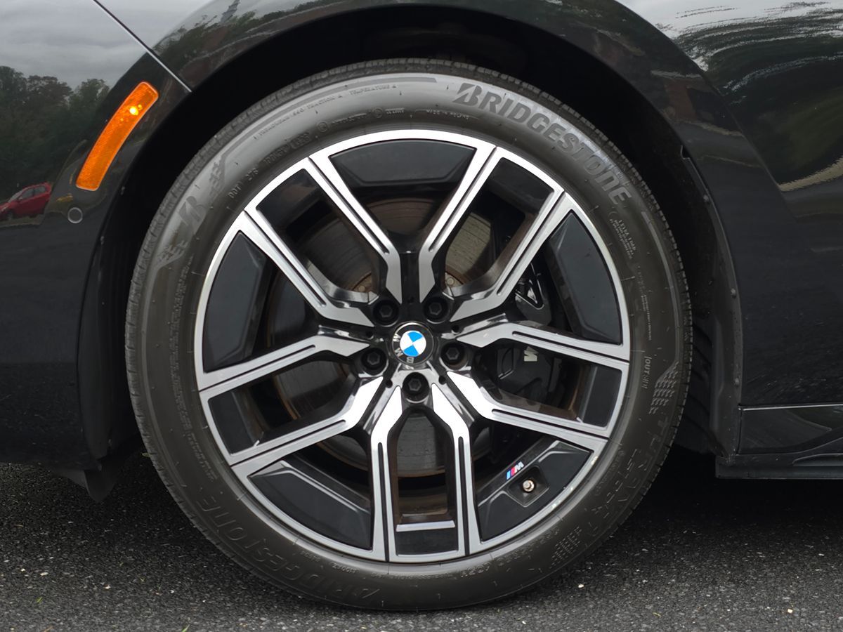 BMW i7 photo 71