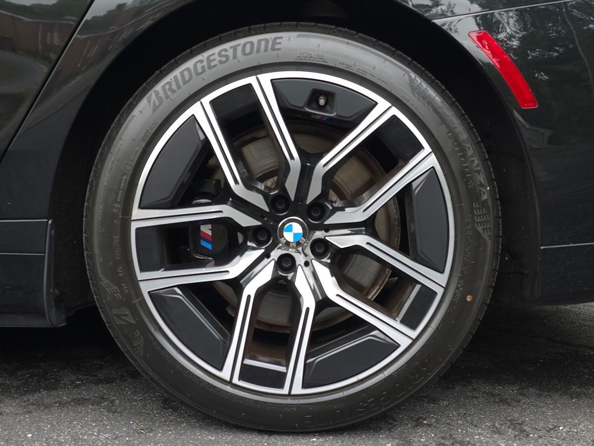 BMW i7 photo 72