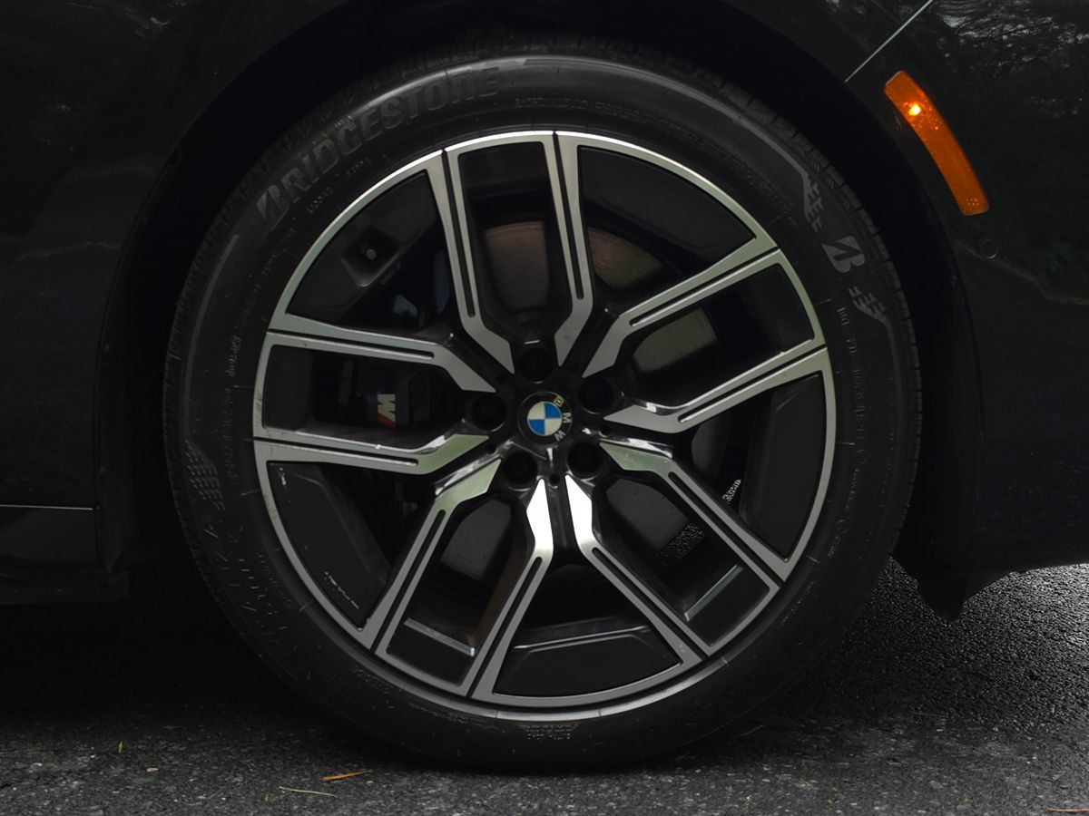 BMW i7 photo 74