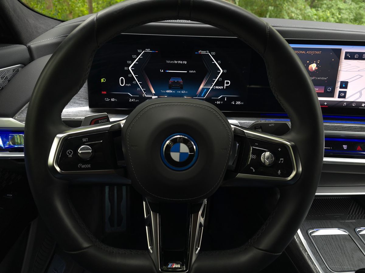 BMW i7 photo 42