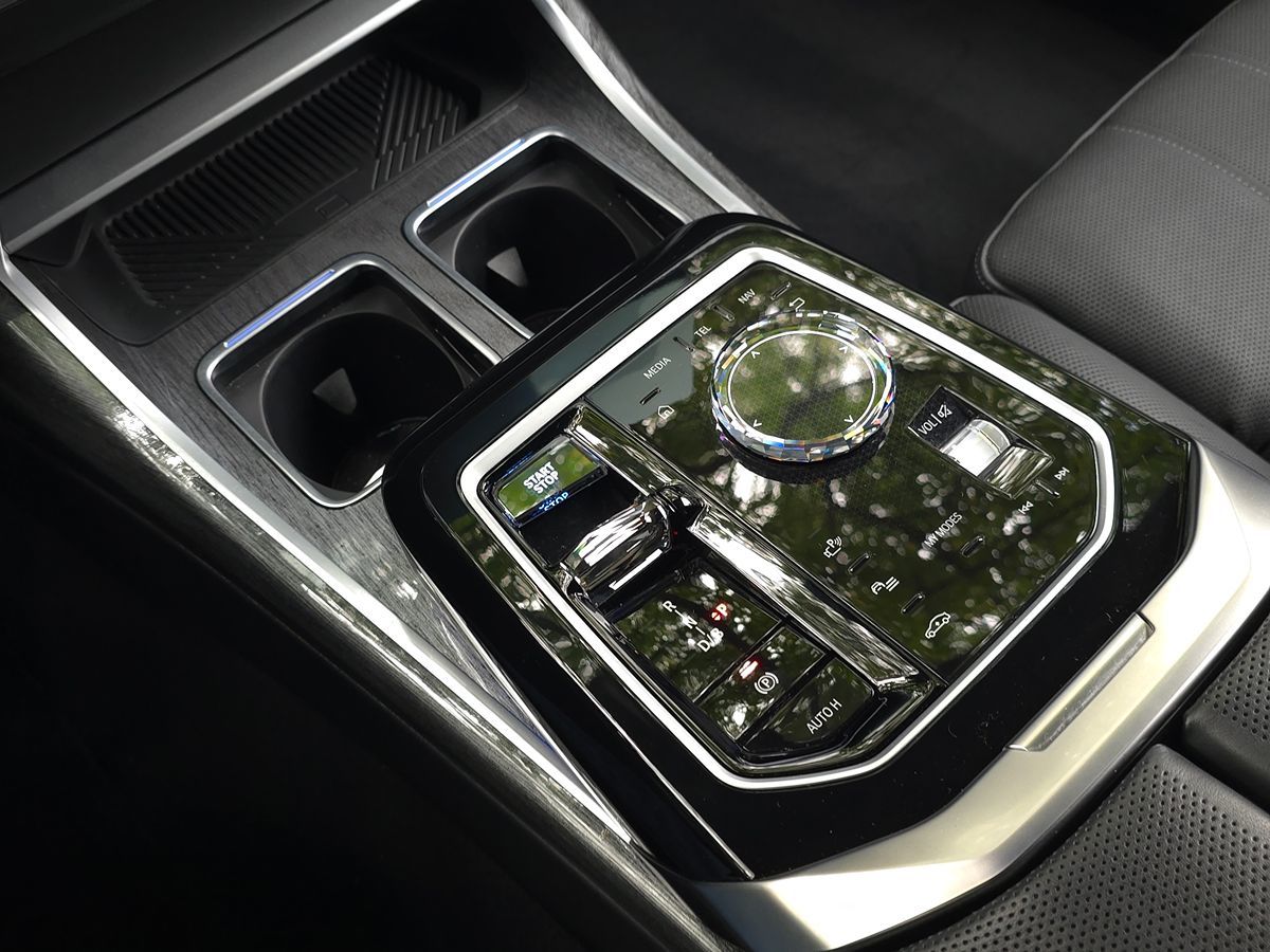 BMW i7 photo 44