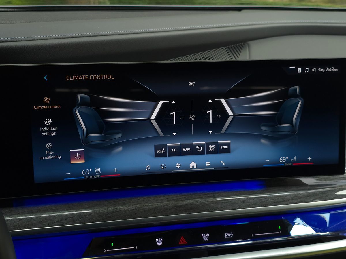 BMW i7 photo 47
