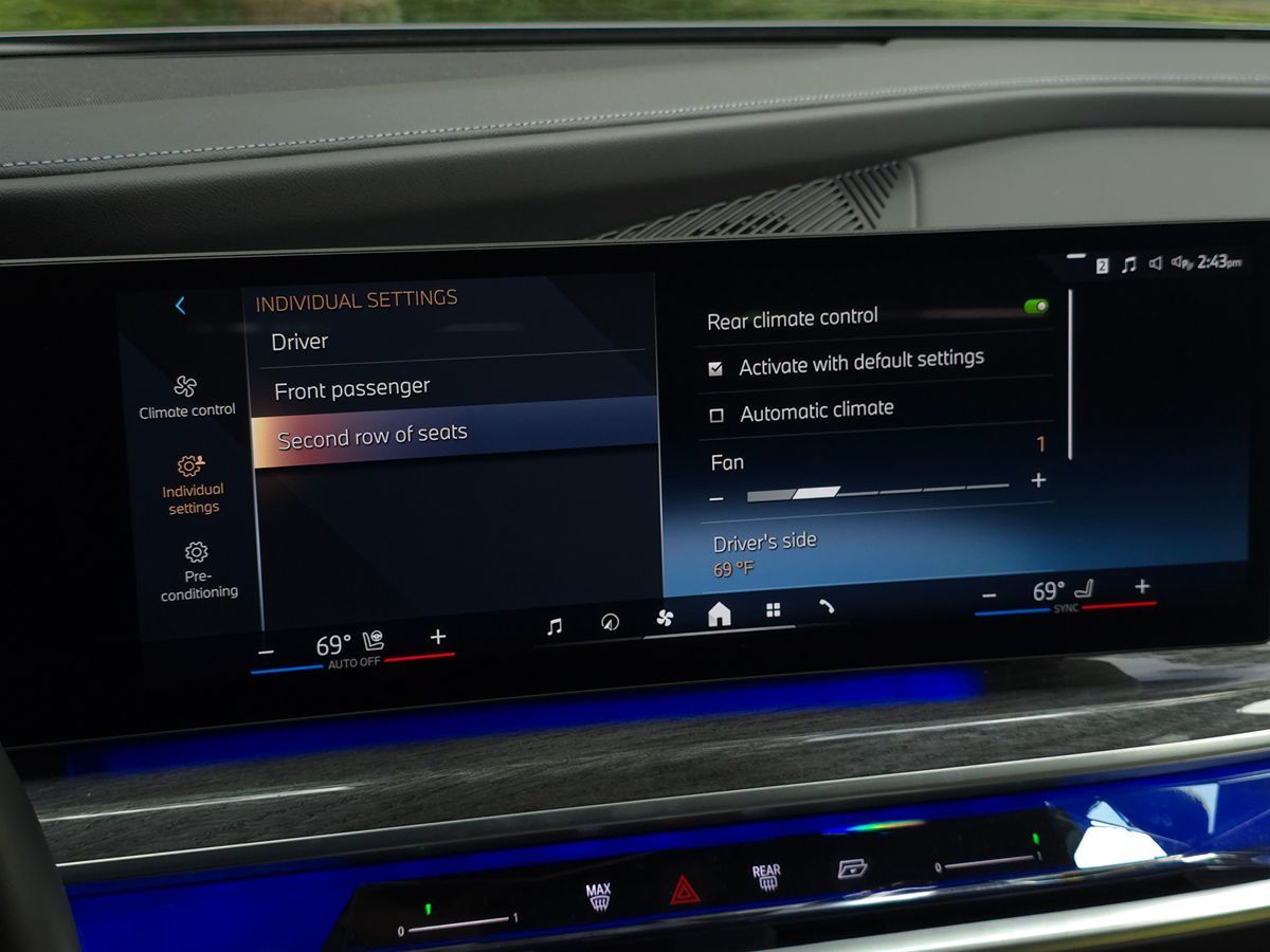 BMW i7 photo 48