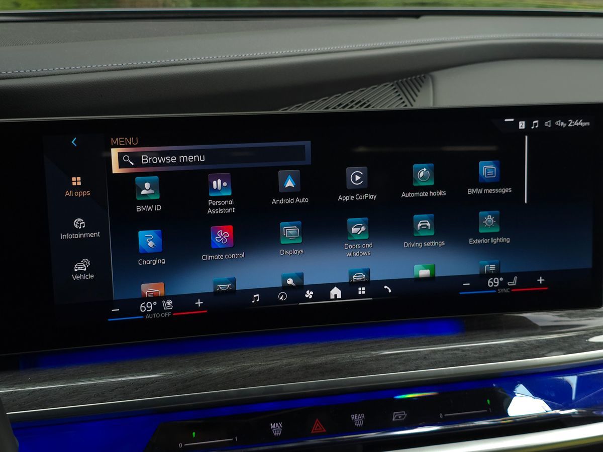 BMW i7 photo 49