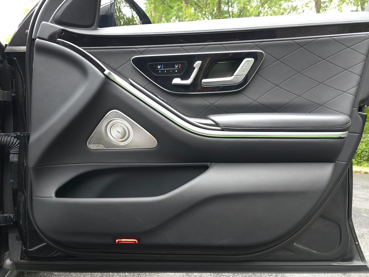 Mercedes-Benz s photo 22