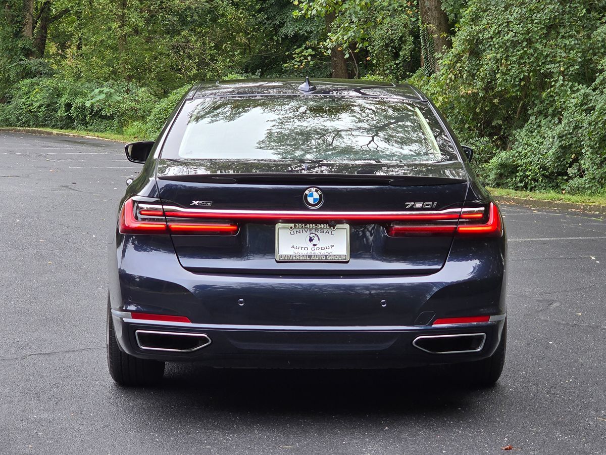 BMW 7 Series photo 5