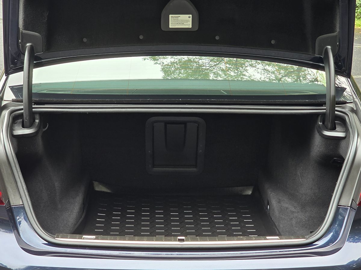 BMW 7 Series photo 75