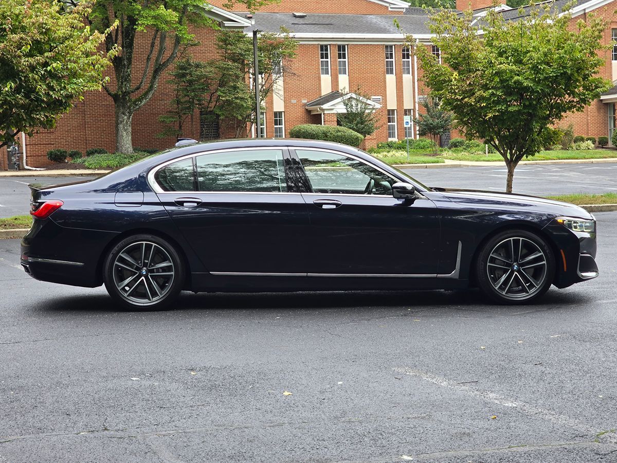 BMW 7 Series photo 7