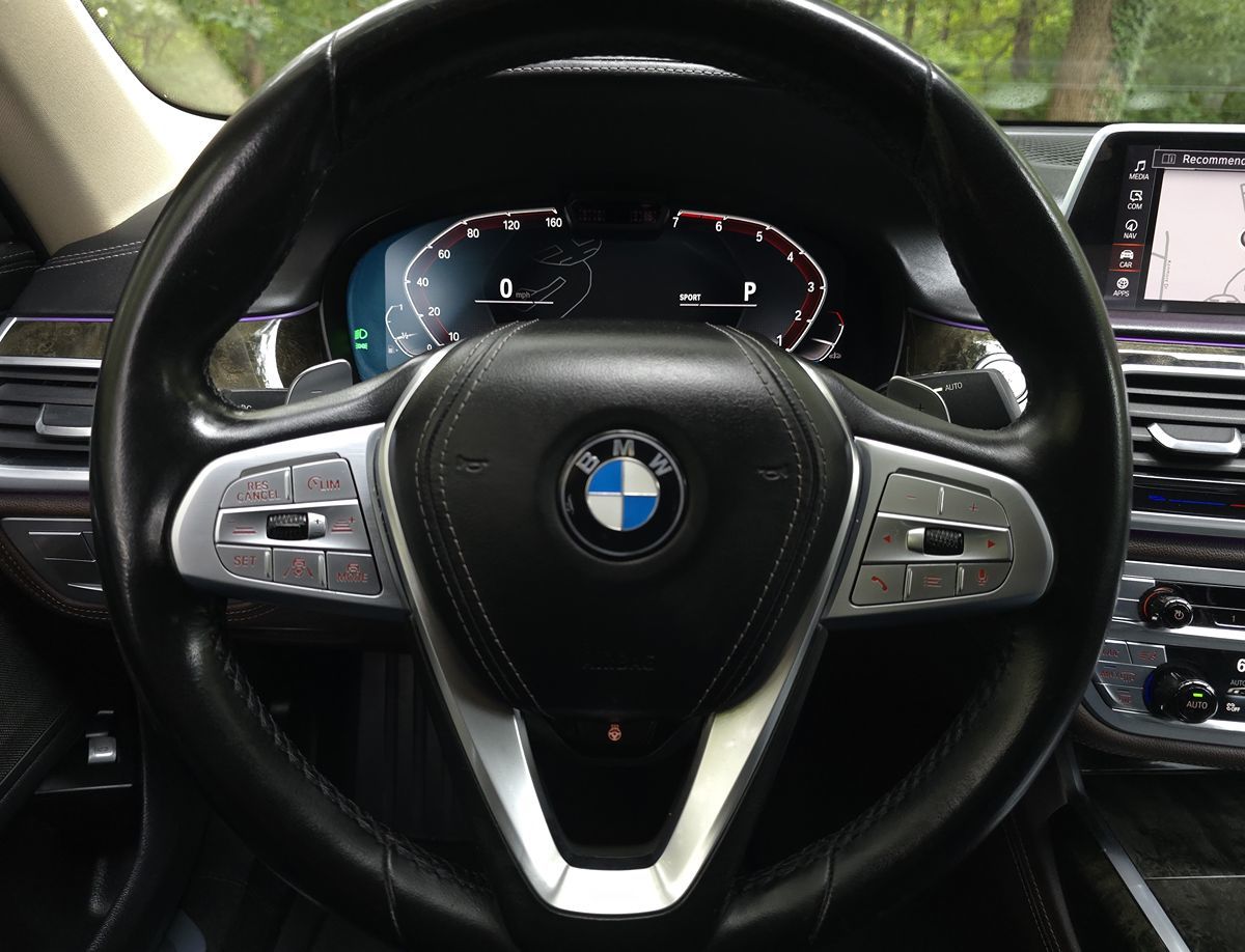 BMW 7 Series photo 41