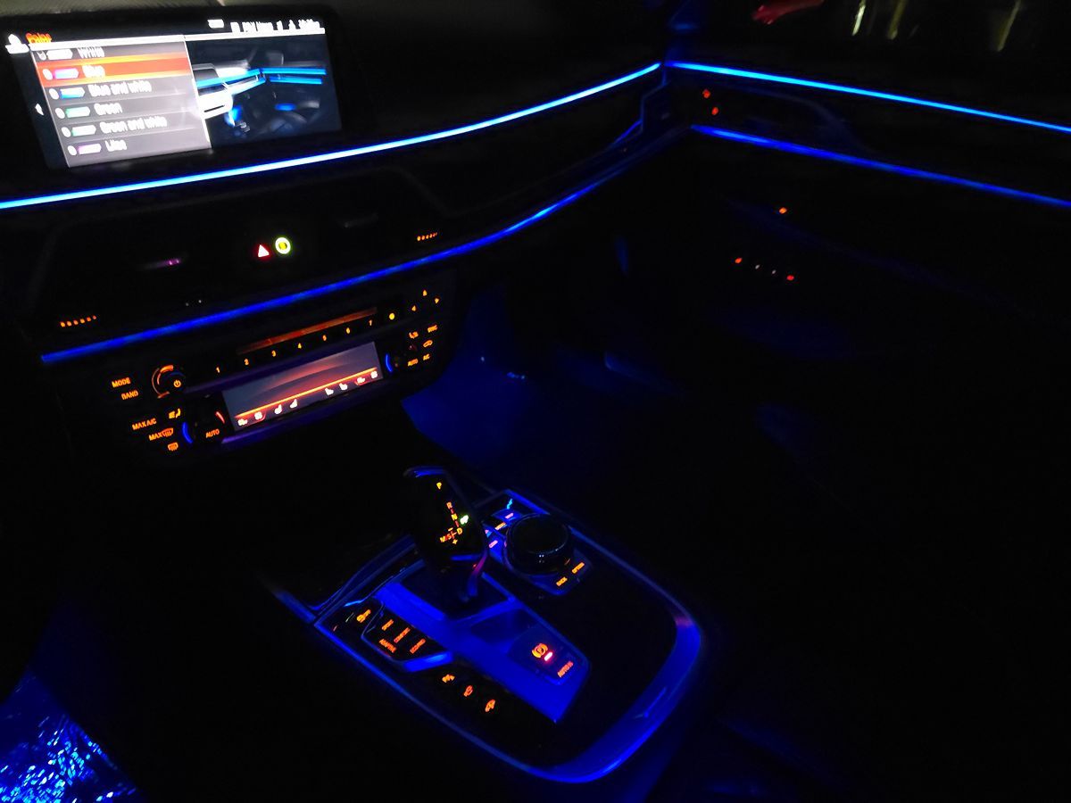 BMW 7 Series photo 24