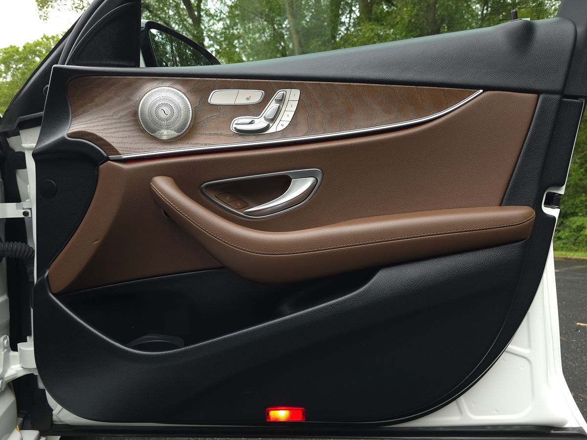 Mercedes-Benz e photo 23