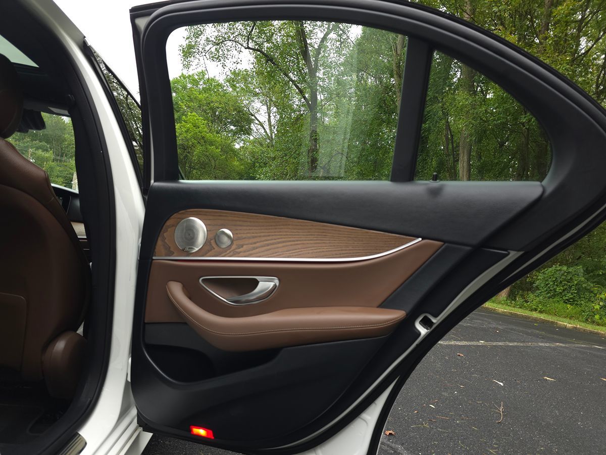 Mercedes-Benz e photo 24