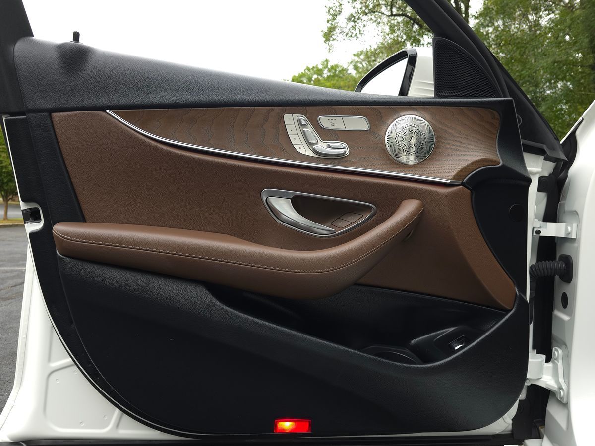 Mercedes-Benz e photo 26