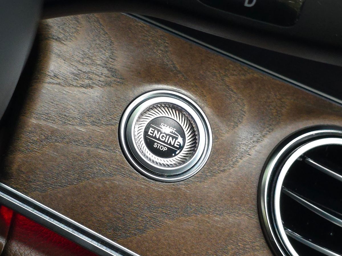 Mercedes-Benz e photo 51