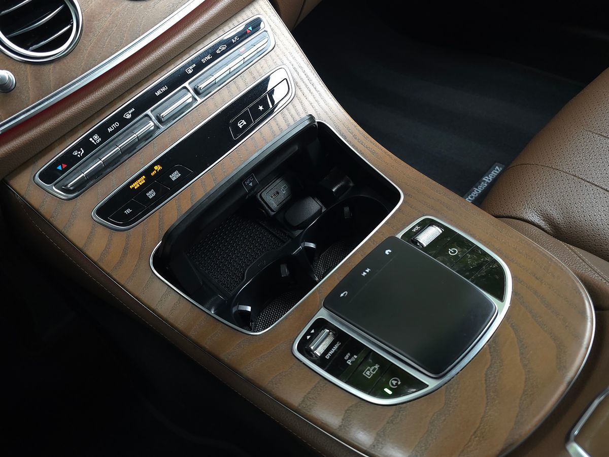 Mercedes-Benz e photo 52