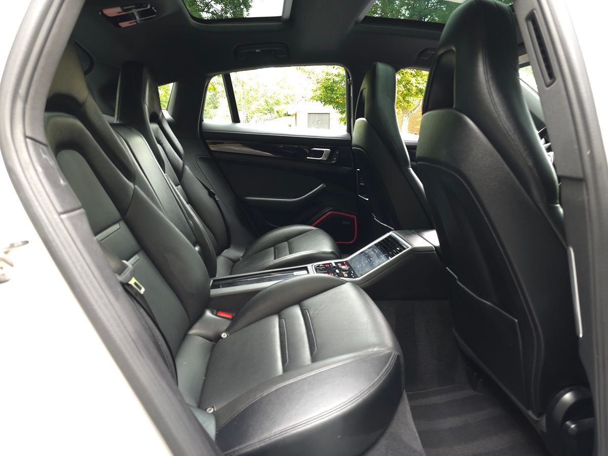 Porsche Panamera photo 18