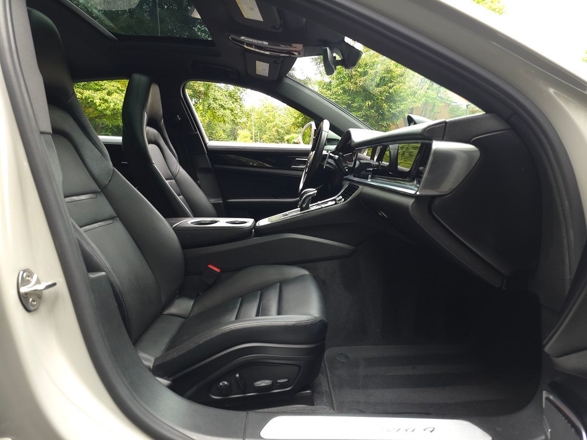 Porsche Panamera photo 21