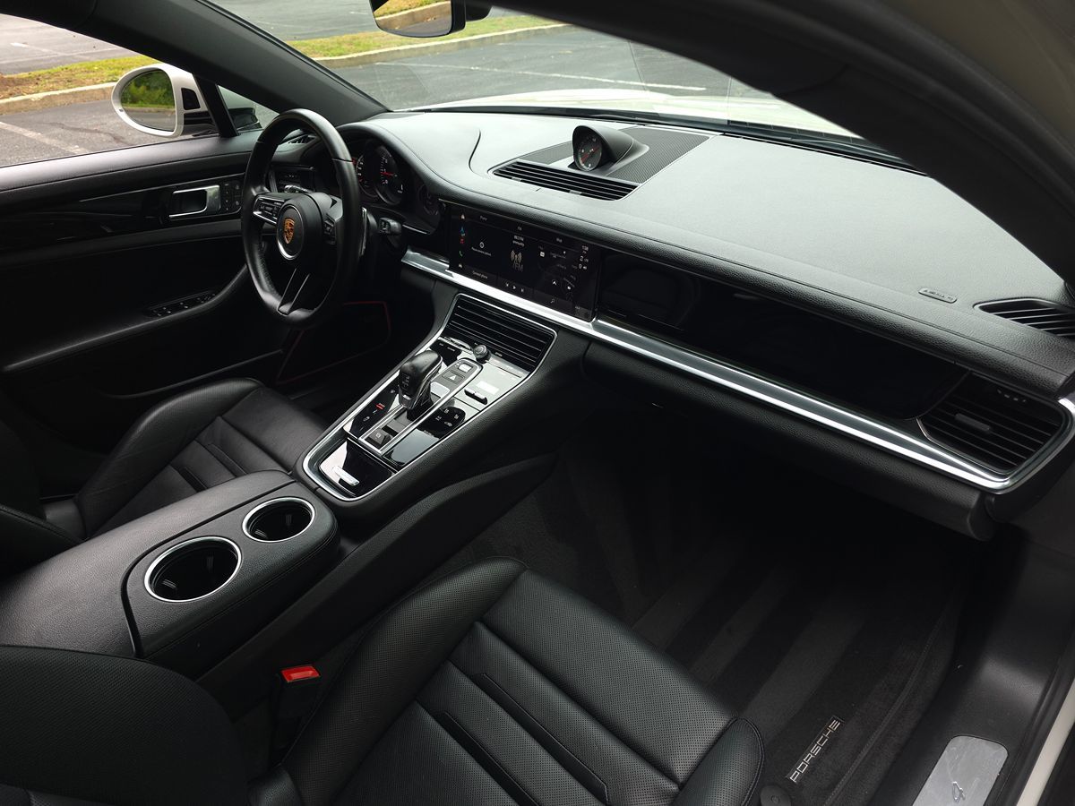 Porsche Panamera photo 22