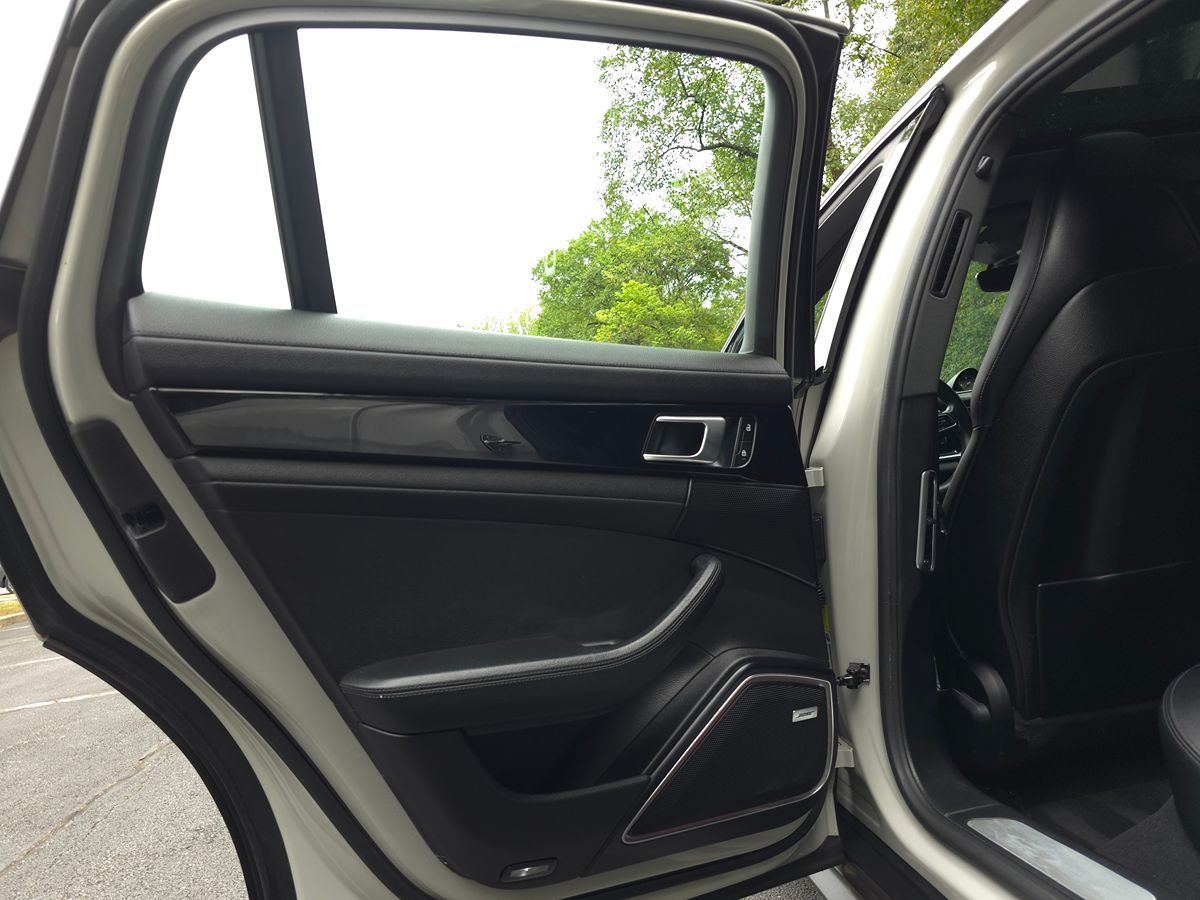 Porsche Panamera photo 25