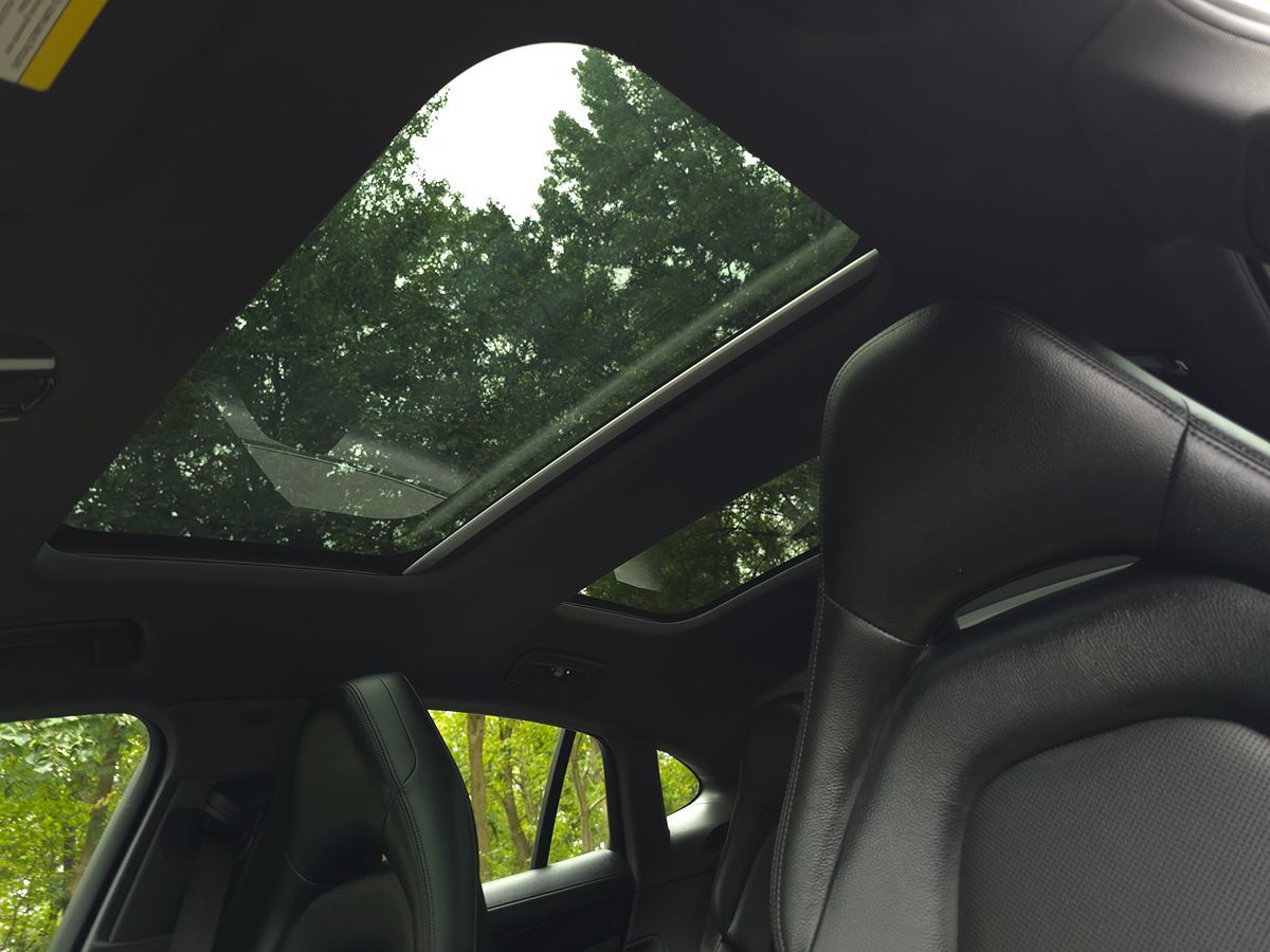 Porsche Panamera photo 57