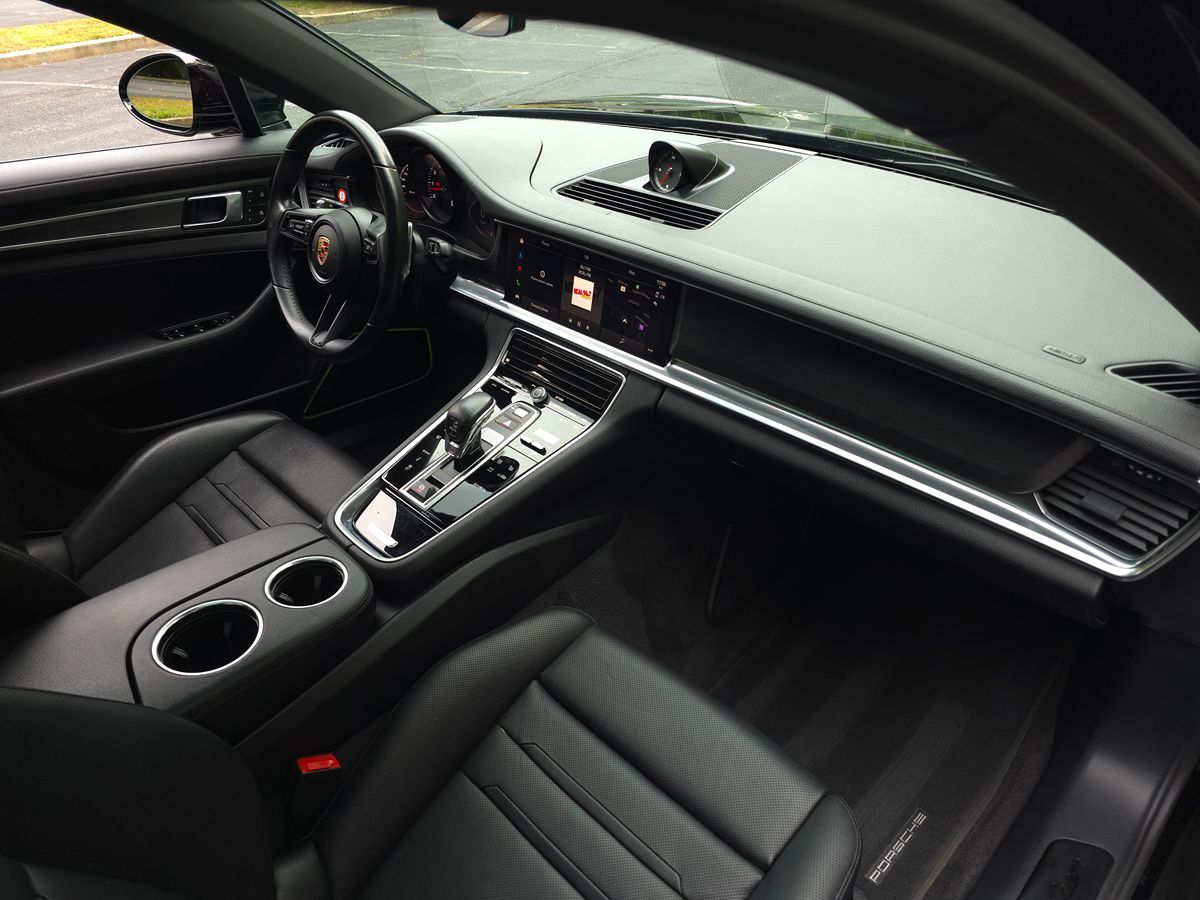 Porsche Panamera photo 22