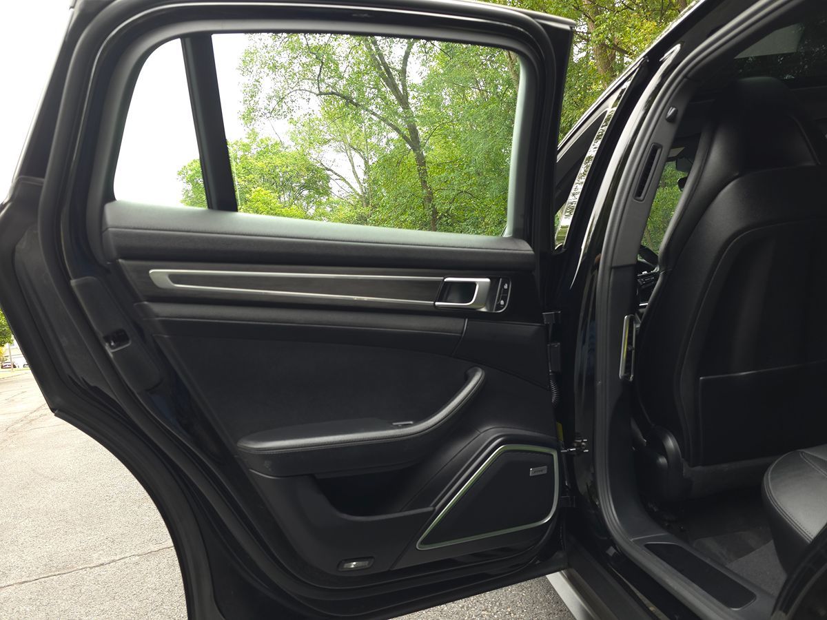 Porsche Panamera photo 25