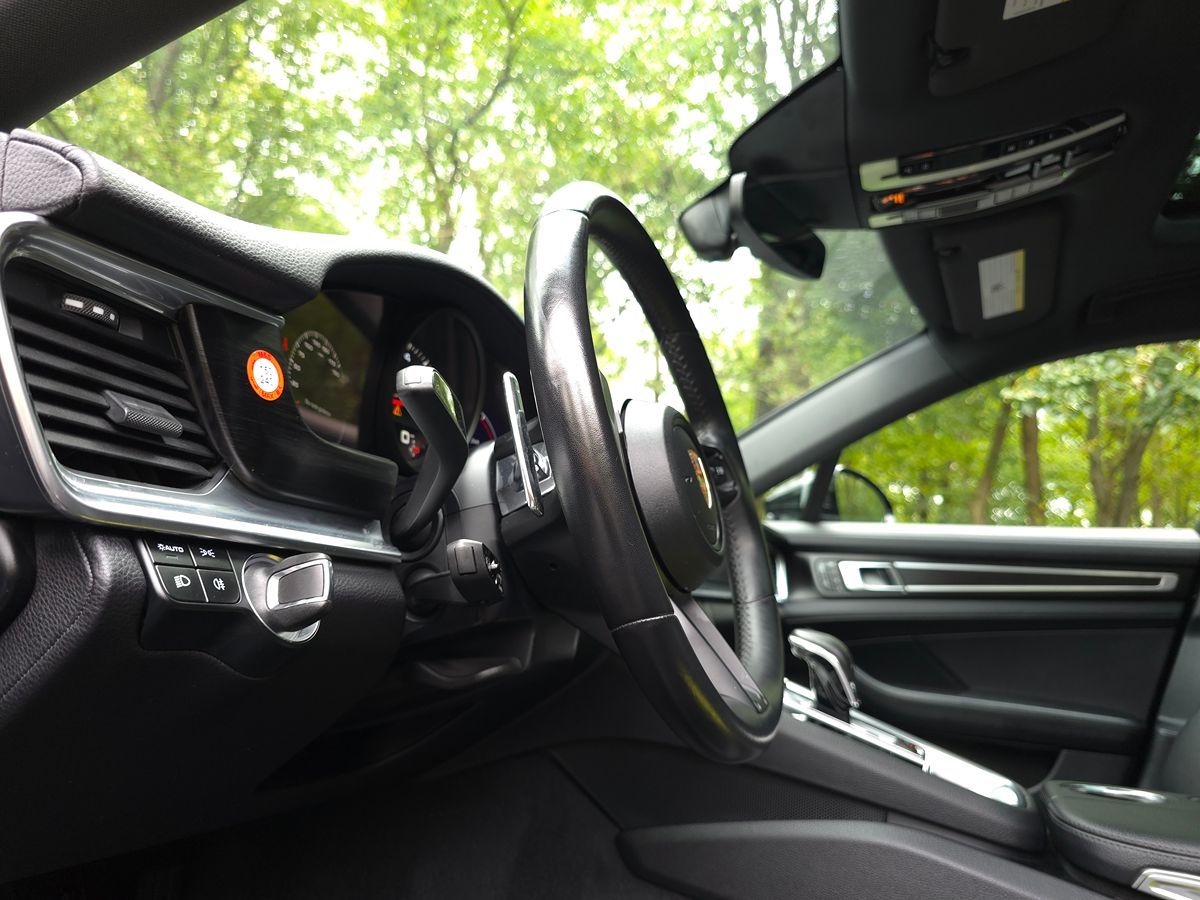Porsche Panamera photo 28