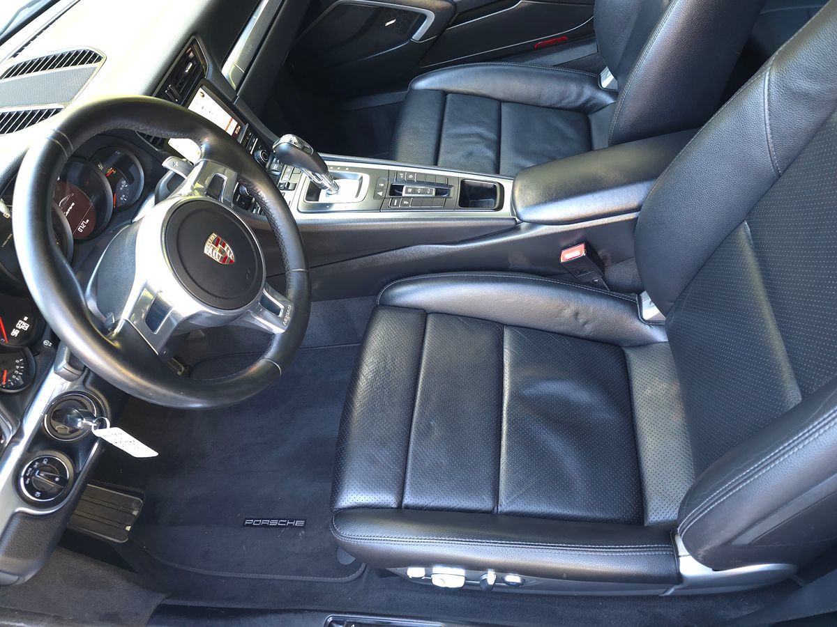 Porsche 911 photo 10