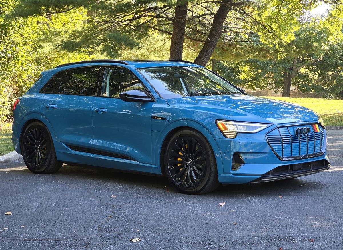 Audi e-tron photo 8