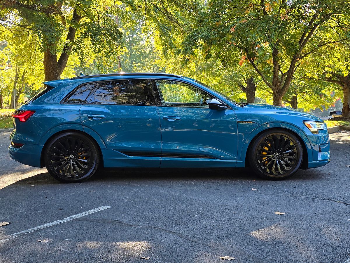 Audi e-tron photo 7