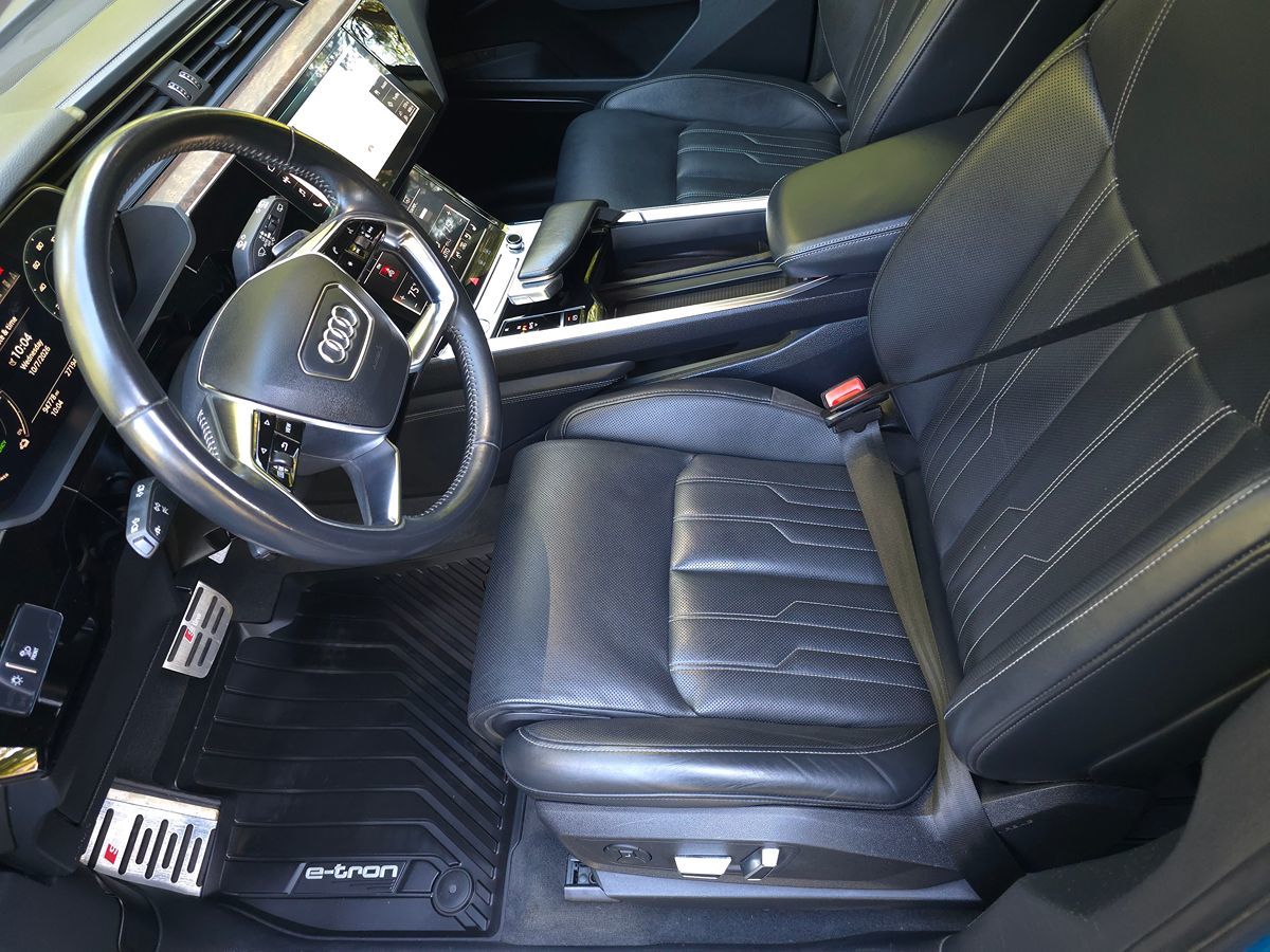 Audi e-tron photo 12