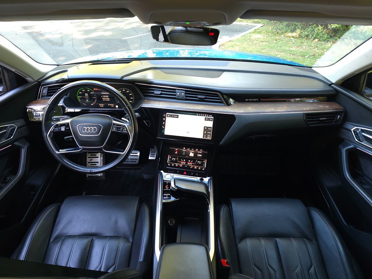 Audi e-tron photo 10