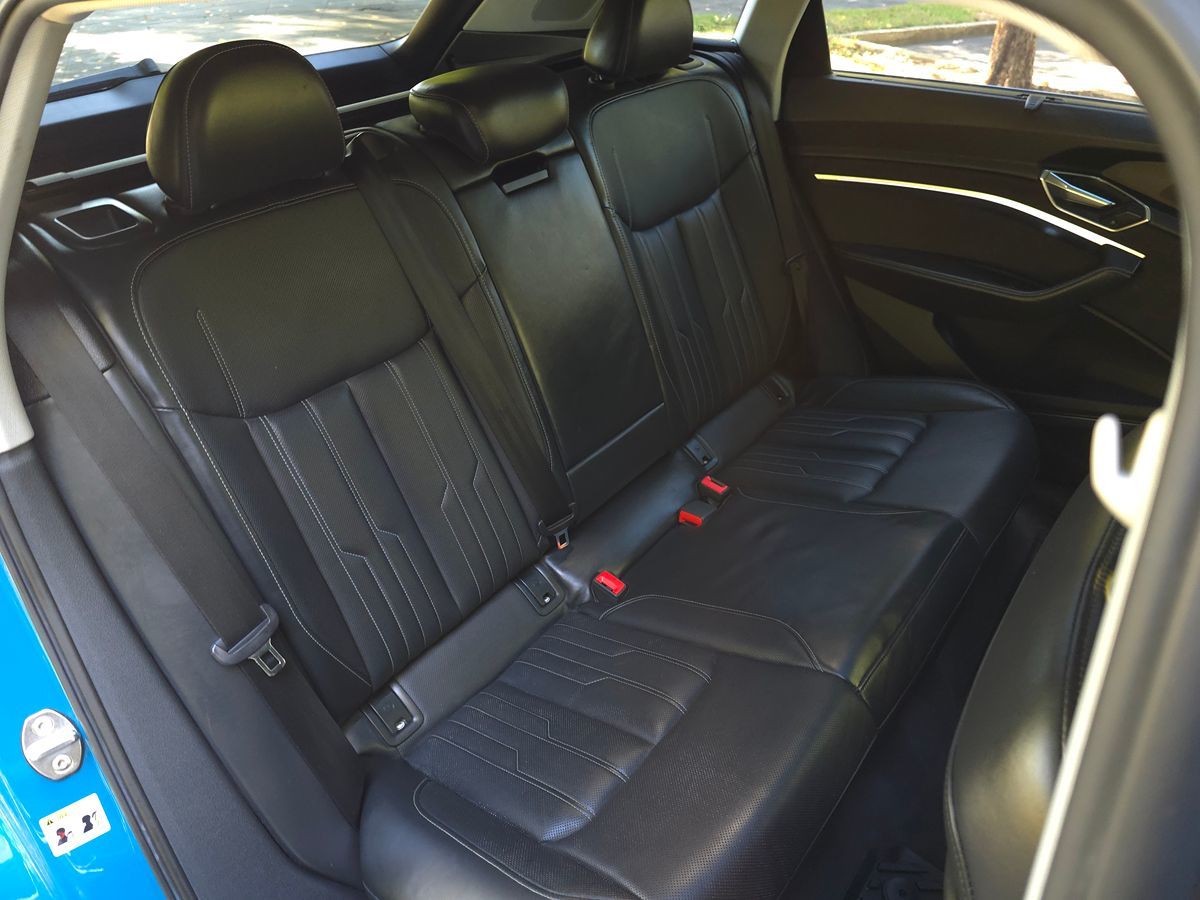 Audi e-tron photo 18