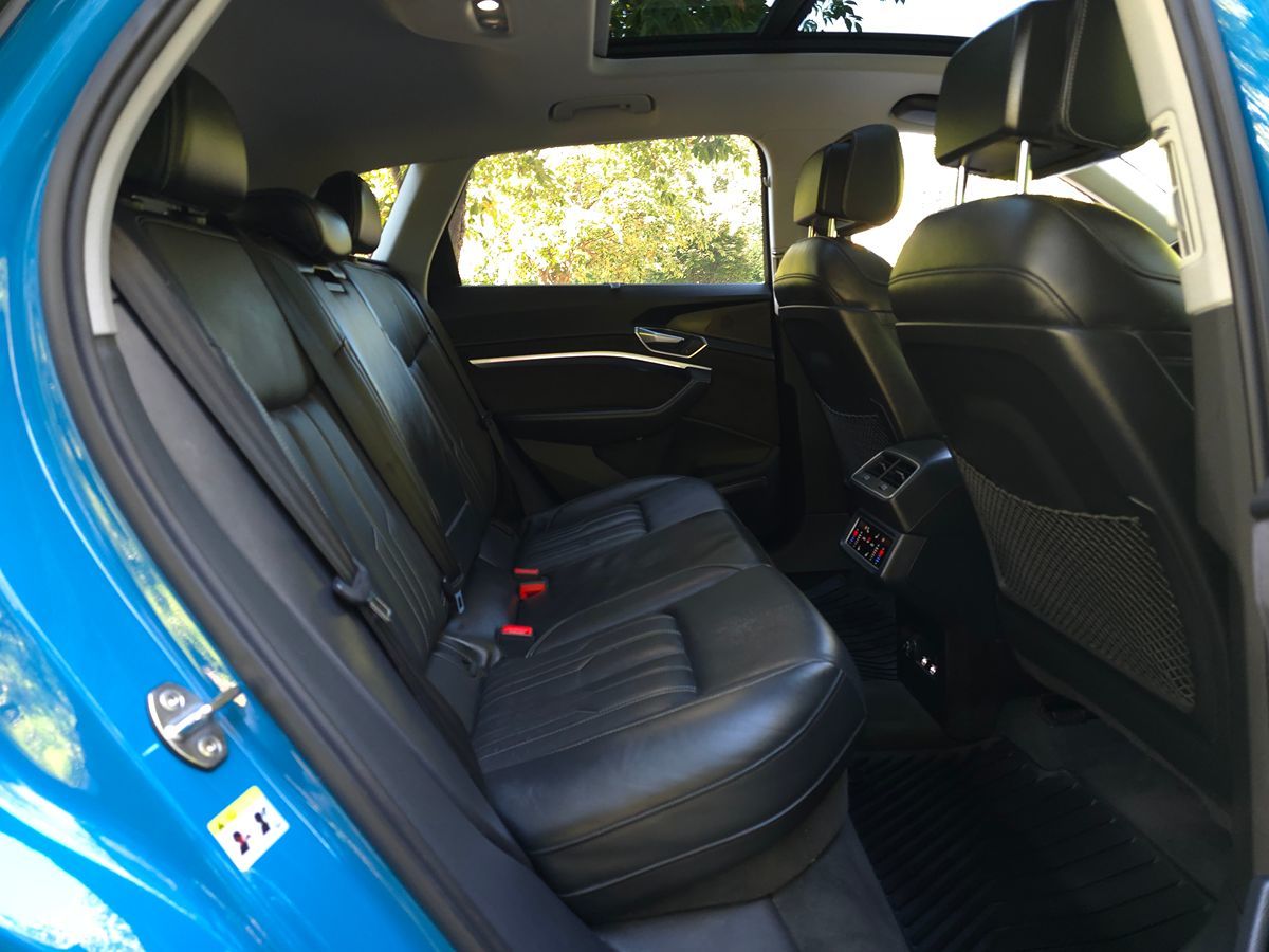 Audi e-tron photo 19