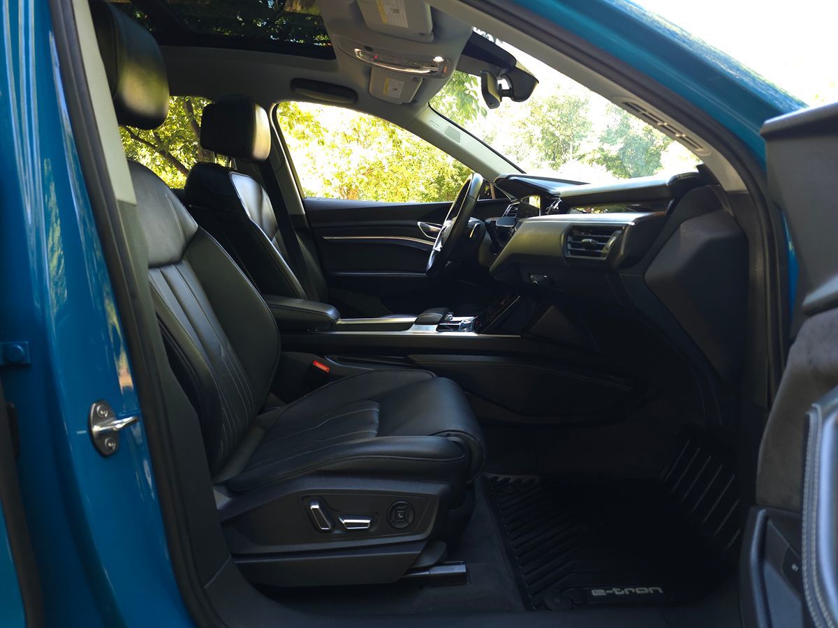 Audi e-tron photo 22
