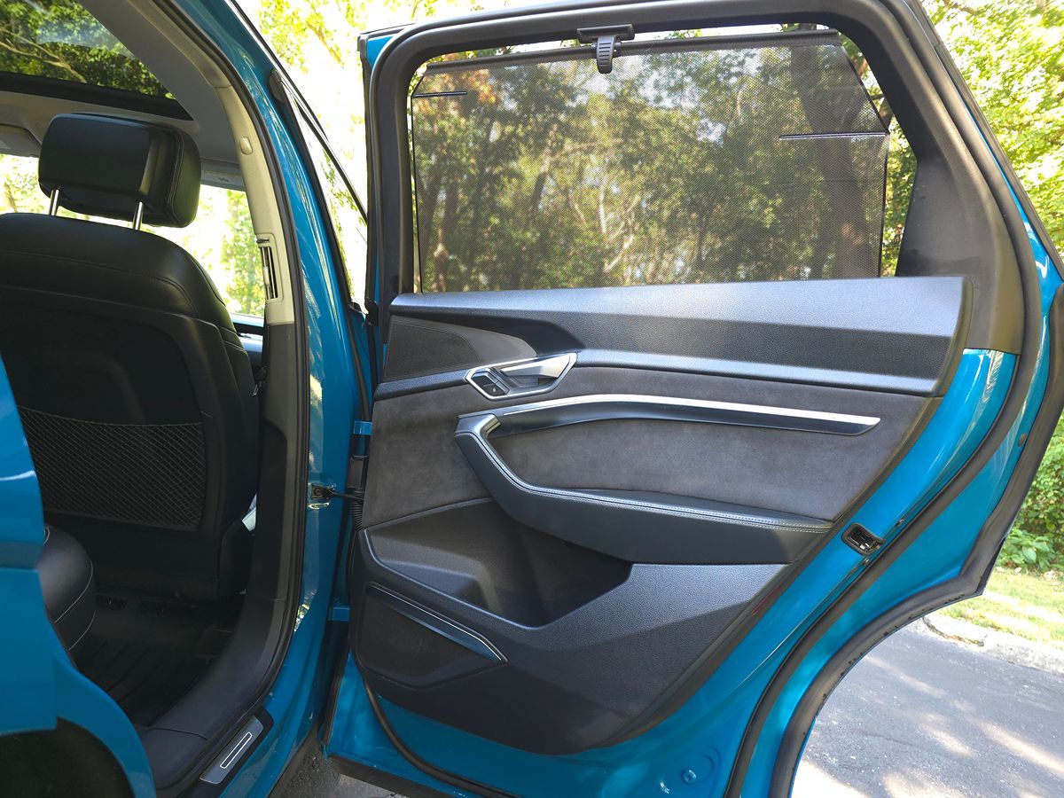 Audi e-tron photo 25