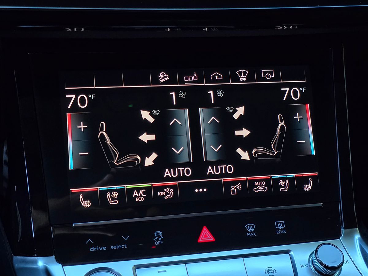 Audi e-tron photo 32
