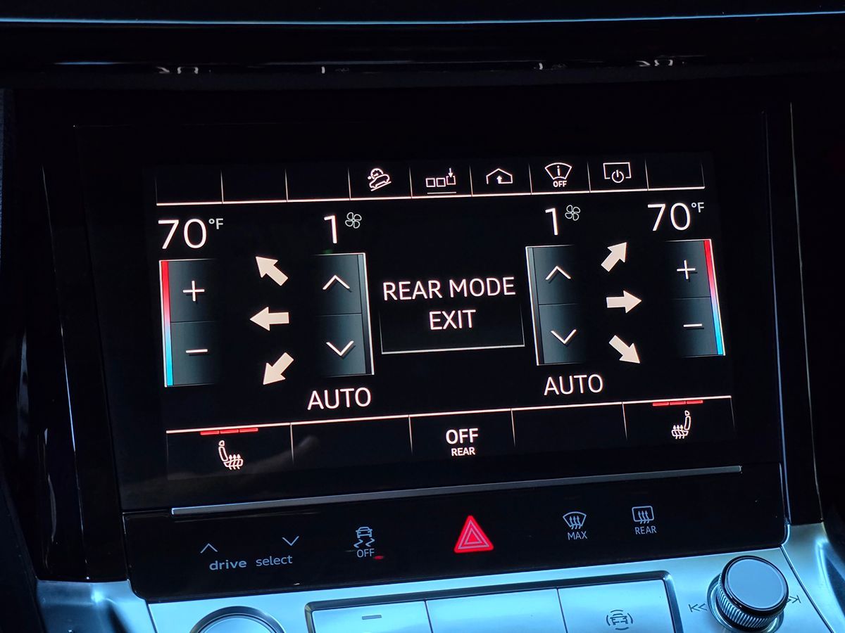 Audi e-tron photo 33