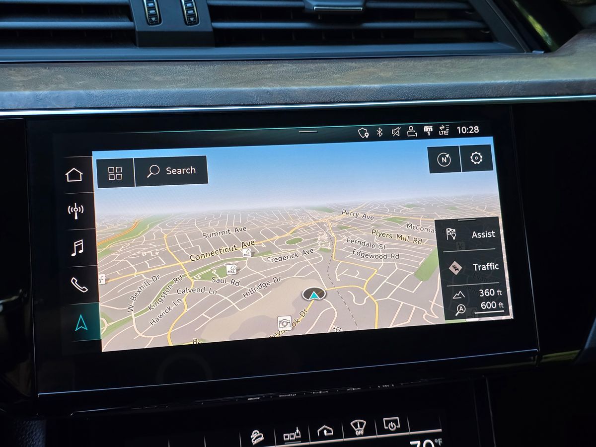 Audi e-tron photo 34