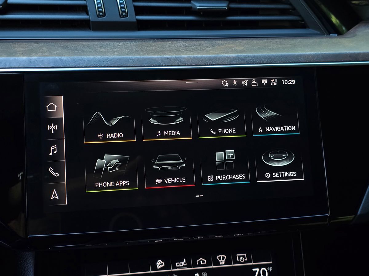 Audi e-tron photo 36